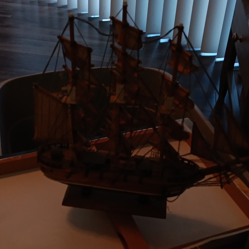 Vintage Ship with material mast